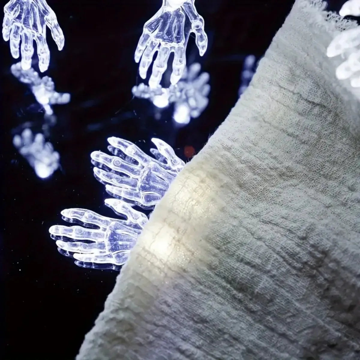 1PC 3M 20LED Halloween Spooky Skeleton Hand String Lights Indoor & Outdoor Battery Operated Halloween Decorative Light